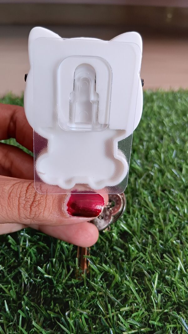 Cute Cat Keyholder white